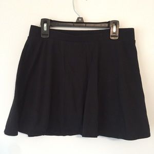 Black skort